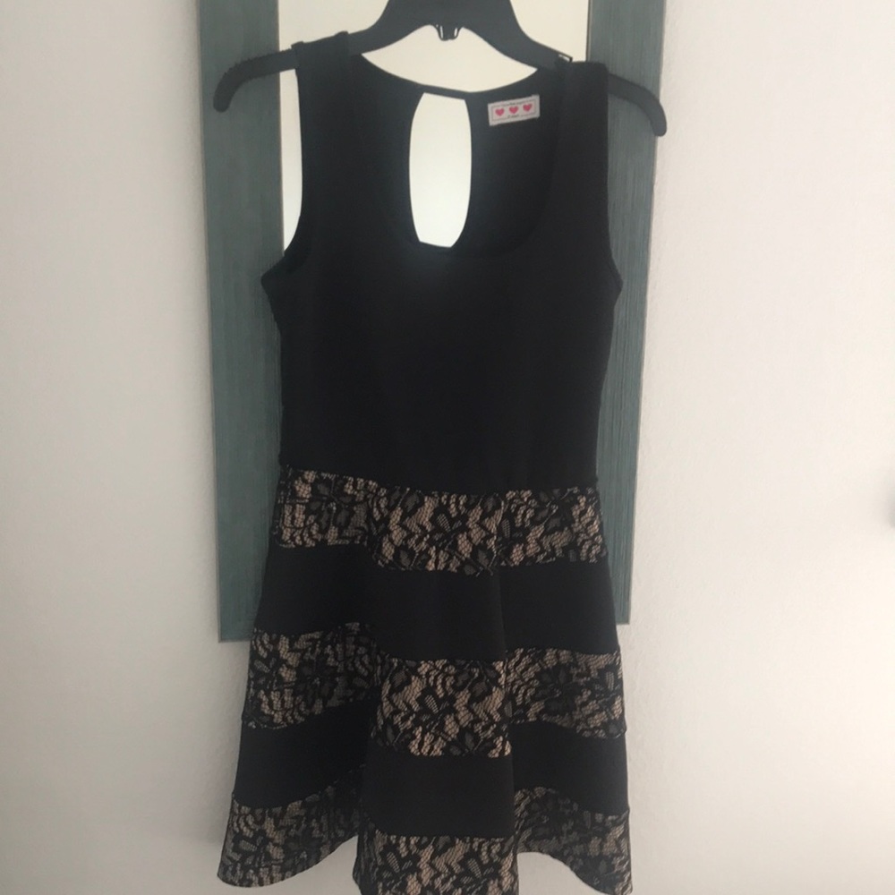 Form-fitting dress with a little flare